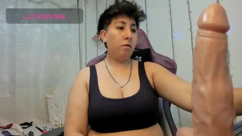 Snapshot of rossedemond30 chatting on April 2026 01:42:02 AM ROSSE DEMOND online show from April 2026 01:42:02 AM