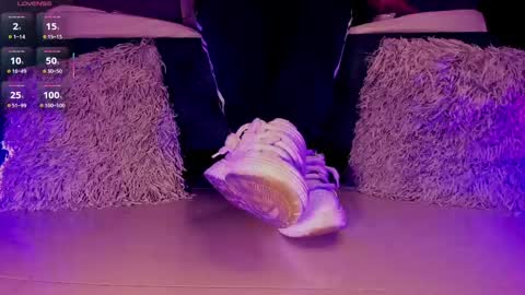 rosyejones online show from November 2025 03:07:01 AM