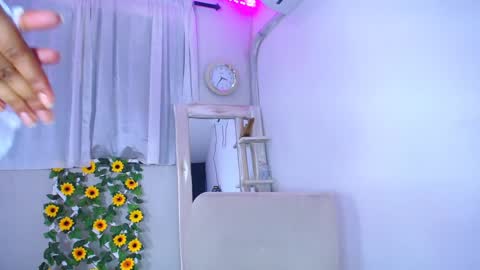 Snapshot of rous_25 chatting on December 2024 03:22:01 PM rous_25 online show from December 2024 03:22:01 PM