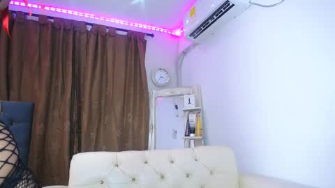 Snapshot of rous_25 chatting on February 2025 12:50:01 PM rous_25 online show from February 2025 12:50:01 PM