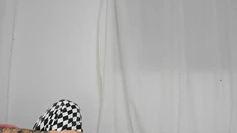 Snapshot of rous_and_sweet chatting on November 2025 03:17:01 AM Rous and Sweet online show from November 2025 03:17:01 AM