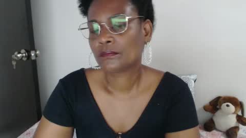 luxa online show from February 2025 01:06:01 PM