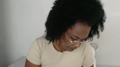 luxa online show from February 2025 09:11:02 PM