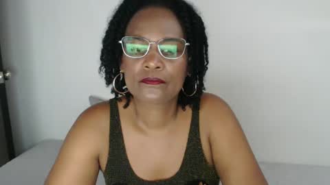 luxa online show from February 2025 07:03:01 PM