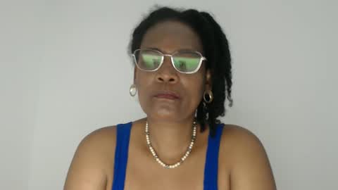 luxa online show from October 2025 04:18:01 PM