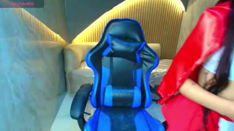 Snapshot of roux_r chatting on February 2026 08:25:02 PM Roux online show from February 2026 08:25:02 PM