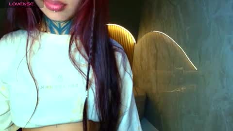 Snapshot of roux_r chatting on February 2026 09:11:01 PM Roux online show from February 2026 09:11:01 PM