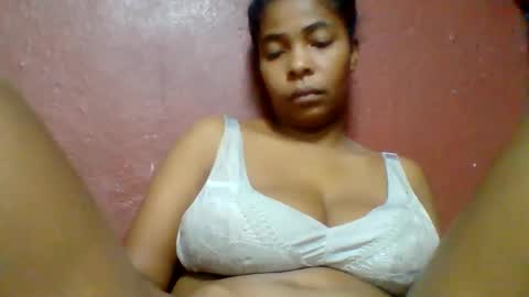 rovaelyah online show from May 2026 03:55:02 AM