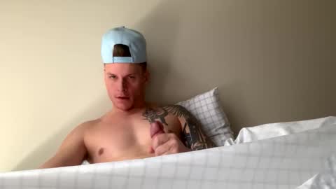 Snapshot of roverone89 chatting on March 2026 05:41:02 PM roverone89 online show from March 2026 05:41:02 PM