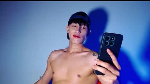 rowanboy23 online show from December 2025 01:32:02 AM