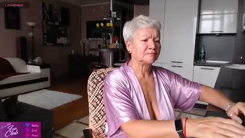 Snapshot of roxana_brooks chatting on June 2026 09:58:01 AM Roxana online show from June 2026 09:58:01 AM