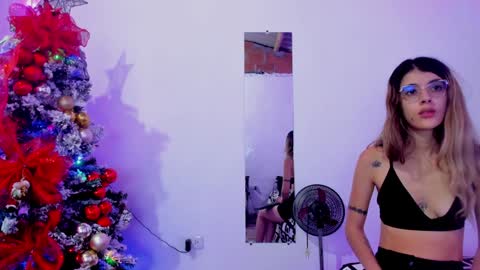 roxy online show from December 2024 04:27:02 PM