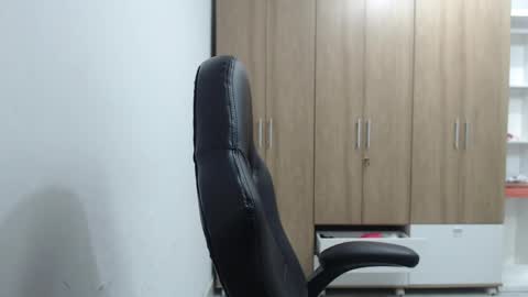 Snapshot of roxanalove7 chatting on May 2026 01:12:01 AM Roxana online show from May 2026 01:12:01 AM