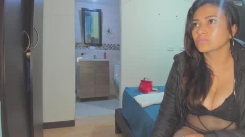 roxanasexy2025 online show from March 2025 12:01:02 PM