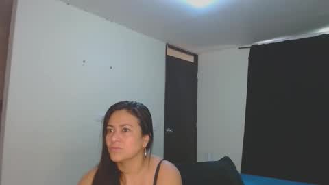 roxanasexy2025 online show from December 2025 12:32:02 PM