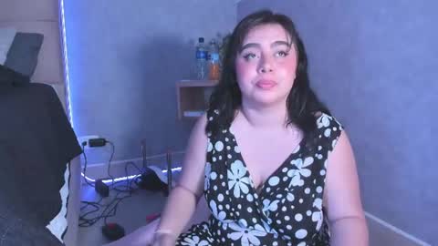 Snapshot of roxanebrown chatting on July 2026 07:38:01 PM roxanebrown online show from July 2026 07:38:01 PM