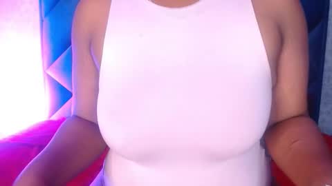 roxanemiranda online show from May 2026 07:11:01 PM