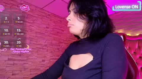 roxanne_han online show from November 2025 07:02:01 PM