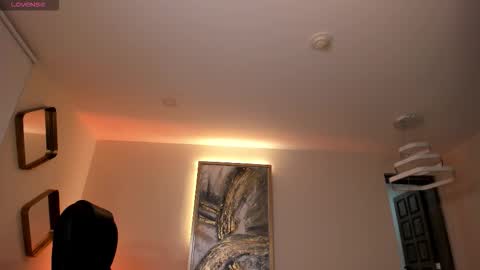 Roxanne Hill  online show from January 2026 11:45:02 AM