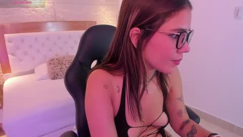 R O X Y  online show from May 2026 07:43:02 PM