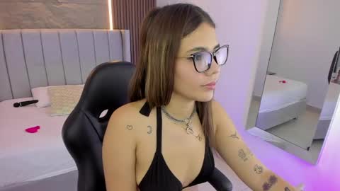 R O X Y  online show from May 2026 07:40:02 PM