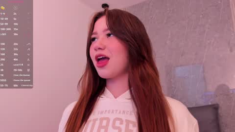 Snapshot of roxie_summers chatting on January 2025 01:04:02 PM Roxie online show from January 2025 01:04:02 PM