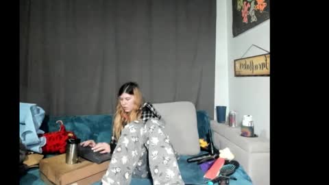 roxihazeleyes online show from January 2026 11:36:02 AM