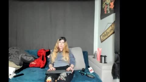 roxihazeleyes online show from February 2026 12:45:02 AM