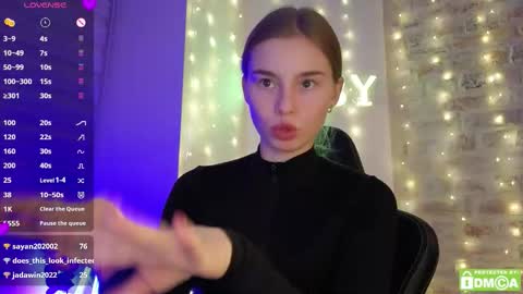 Snapshot of roxxxie_reid chatting on February 2026 09:02:01 PM Roxieex ABBY online show from February 2026 09:02:01 PM