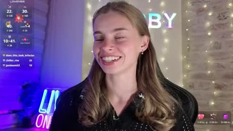 Snapshot of roxxxie_reid chatting on May 2026 07:23:02 PM Roxieex ABBY online show from May 2026 07:23:02 PM