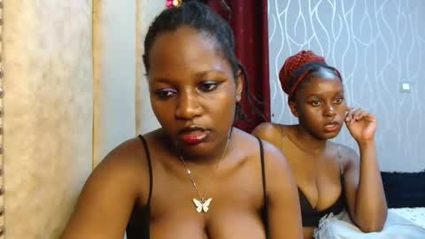 Snapshot of roxy_heather chatting on February 2026 03:32:02 AM Roxy online show from February 2026 03:32:02 AM