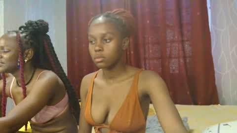 Snapshot of roxy_heather chatting on February 2026 02:21:02 PM Roxy online show from February 2026 02:21:02 PM