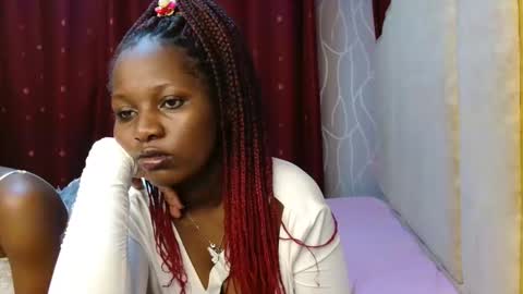Snapshot of roxy_heather chatting on February 2026 03:37:02 AM Roxy online show from February 2026 03:37:02 AM