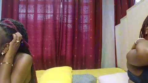 Snapshot of roxy_heather chatting on March 2026 05:48:02 AM Roxy online show from March 2026 05:48:02 AM