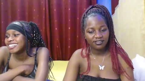 Snapshot of roxy_heather chatting on March 2026 06:37:01 PM Roxy online show from March 2026 06:37:01 PM