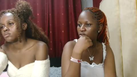 Snapshot of roxy_heather chatting on March 2026 09:19:02 PM Roxy online show from March 2026 09:19:02 PM