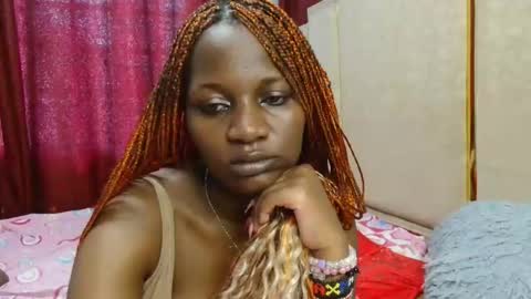 Snapshot of roxy_heather chatting on April 2026 06:40:02 AM Roxy online show from April 2026 06:40:02 AM