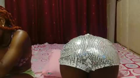 Snapshot of roxy_heather chatting on April 2026 06:03:01 PM Roxy online show from April 2026 06:03:01 PM