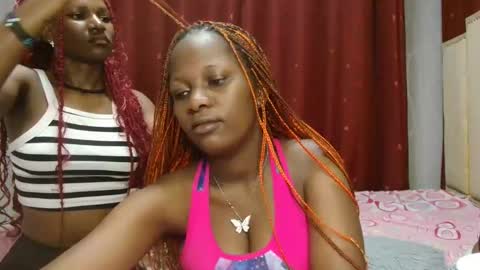 Snapshot of roxy_heather chatting on April 2026 09:39:33 PM Roxy online show from April 2026 09:39:33 PM