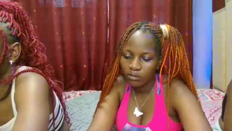 Snapshot of roxy_heather chatting on April 2026 09:45:02 AM Roxy online show from April 2026 09:45:02 AM