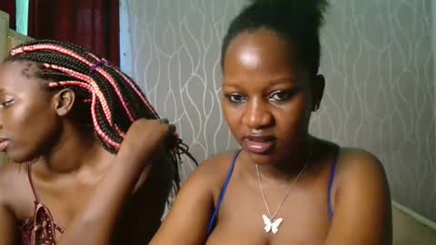 Snapshot of roxy_heather chatting on May 2026 04:07:02 AM Roxy online show from May 2026 04:07:02 AM