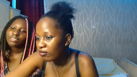 Snapshot of roxy_heather chatting on May 2026 04:06:02 AM Roxy online show from May 2026 04:06:02 AM