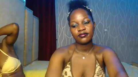 Snapshot of roxy_heather chatting on May 2026 09:56:02 PM Roxy online show from May 2026 09:56:02 PM