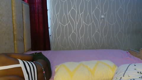 Snapshot of roxy_heather chatting on May 2026 06:53:02 AM Roxy online show from May 2026 06:53:02 AM