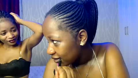 Snapshot of roxy_heather chatting on May 2026 07:15:01 PM Roxy online show from May 2026 07:15:01 PM
