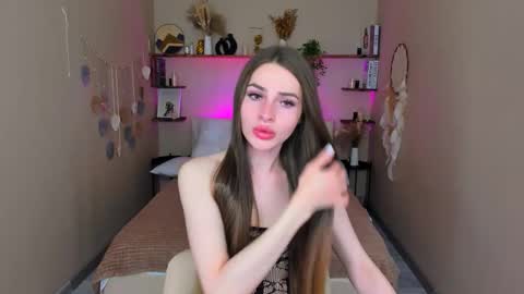 Snapshot of roxy_kisss chatting on October 2025 10:49:02 AM Roxy online show from October 2025 10:49:02 AM