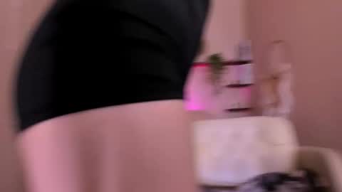 Snapshot of roxy_kisss chatting on March 2026 08:32:02 AM Roxy online show from March 2026 08:32:02 AM