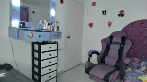 Snapshot of roxy_lu_07 chatting on June 2026 01:52:02 AM Roxy online show from June 2026 01:52:02 AM