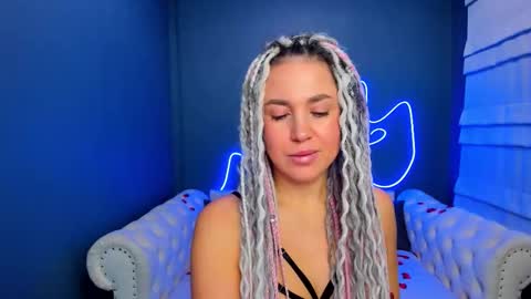 Roxy online show from November 2025 02:00:02 AM