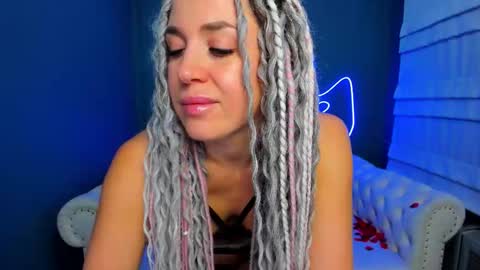 Roxy online show from December 2025 01:47:02 AM